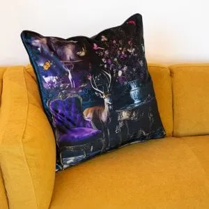 HE Luxury Cushion - Curiosity Stag