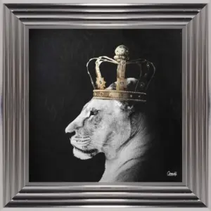 HE Framed art 55cm - Lioness