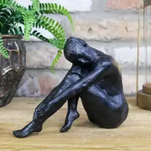 DU Sitting Woman 2